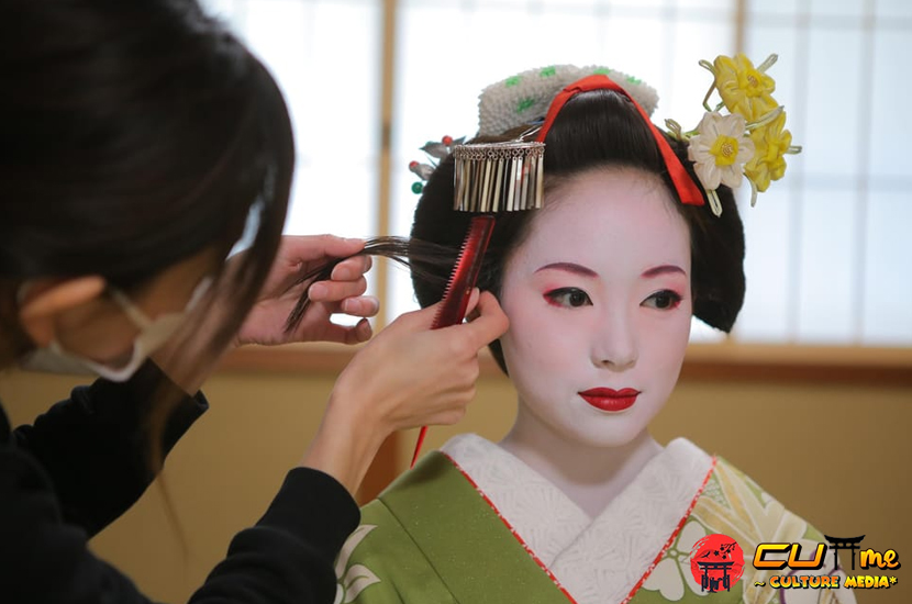 Geisha Seniman-Penghibur Tradisional Jepang